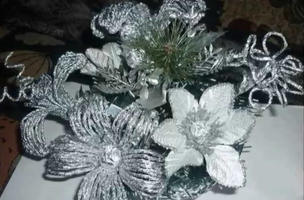 Цветок из фольги фото Цветок из фольги фото