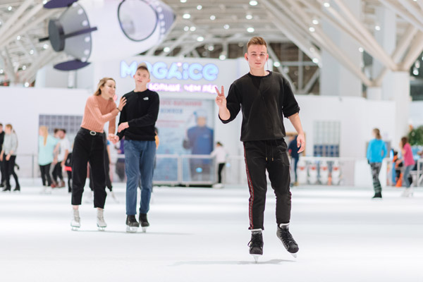 Ледовый каток Mega Ice: массовое катание, обучение и аренда льда в Москве